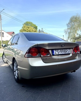 Honda Civic cena 26900 przebieg: 147500, rok produkcji 2008 z Łaskarzew małe 106